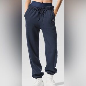 Alo Accolade Sweatpant | color: navy | size XS